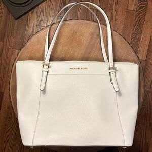 Micheal Kors Ciara Large Shoulder Tote Handbag in Optic White